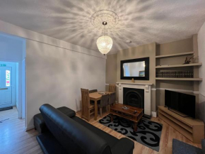 Lovely 4 Bedroom Victorian House with 2 en-suite rooms - Great location - Forest Hill, London